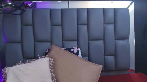 Mia online show from 8, 11, 2025