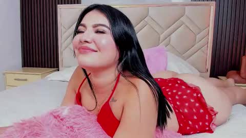 Miaa Farrel online show from 13, 12, 2025