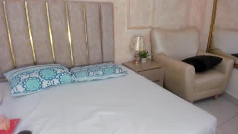 miaaffox online show from 8, 1, 2026