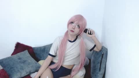 Mia online show from 7, 2, 2025