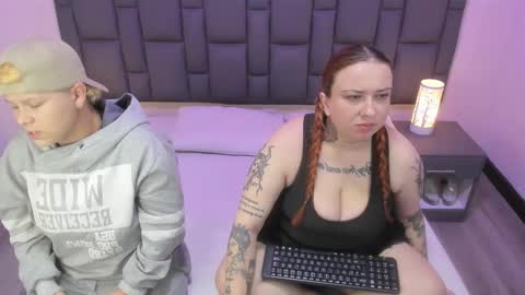 mia red hair molly short hair online show from 6, 3, 2025