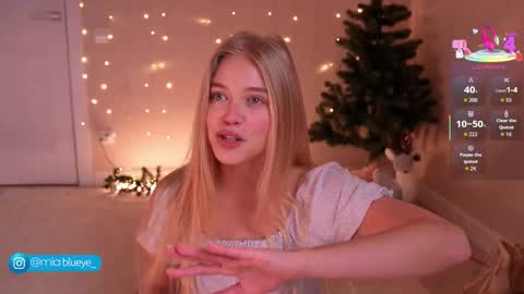 Snapshot of miablueye chatting on 14, 12, 2025 miablueye online show from 14, 12, 2025