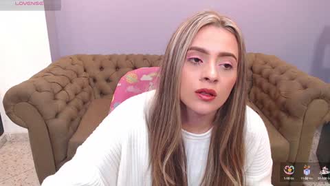 Snapshot of miacarperrlux chatting on 28, 12, 2024 MiaCarper online show from 28, 12, 2024