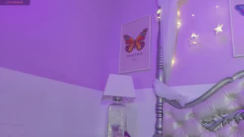 MiaCassel online show from 5, 11, 2025