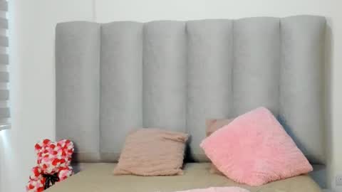 Snapshot of miacleark chatting on 2, 11, 2025 miacleark online show from 2, 11, 2025