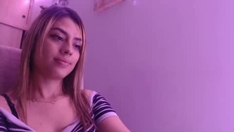 Snapshot of miacollings1 chatting on 8, 11, 2025 Miia online show from 8, 11, 2025