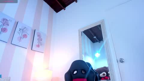 miadiamondd online show from 7, 3, 2025