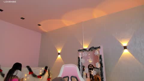 Mia Gomez online show from 10, 12, 2024