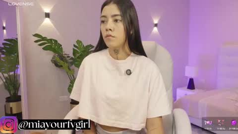 Mia Gomez online show from 9, 9, 2025