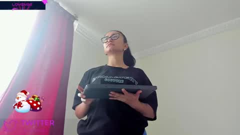 Mia  online show from 12, 12, 2024