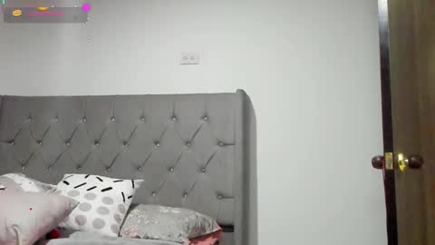 Mia  online show from 21, 10, 2025