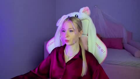 Snapshot of miagraces chatting on 9, 10, 2025 Mia online show from 9, 10, 2025