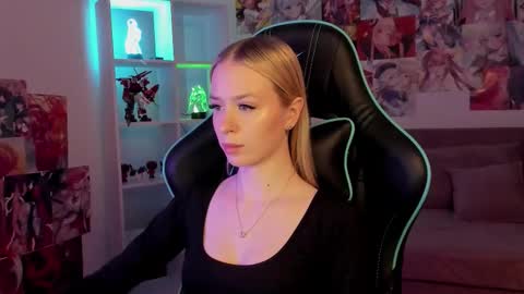 Snapshot of miagraces chatting on 10, 11, 2025 Mia online show from 10, 11, 2025