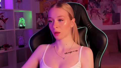 Snapshot of miagraces chatting on 27, 11, 2025 Mia online show from 27, 11, 2025