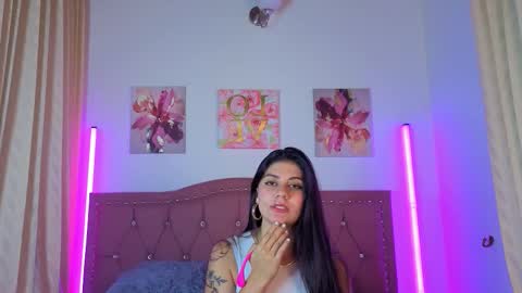 Snapshot of miagreisy chatting on 12, 9, 2025 mia antonella online show from 12, 9, 2025