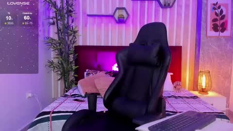 Mia Connor online show from 6, 12, 2024