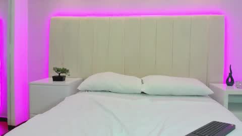 Mia online show from 10, 10, 2025