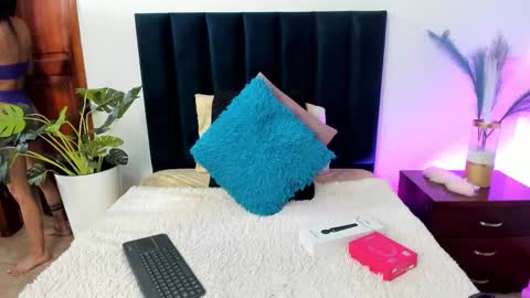 miahertz online show from 12, 10, 2025