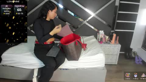 MIA HOTMEZ online show from 14, 11, 2025