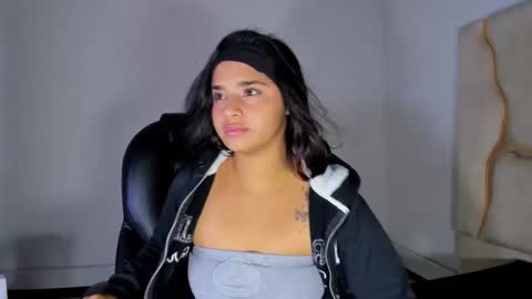 Snapshot of miahsex69 chatting on 17, 11, 2025 miahsex69 online show from 17, 11, 2025