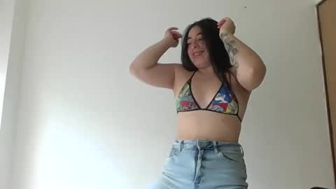 Snapshot of miakimky chatting on 9, 10, 2025 miakimky online show from 9, 10, 2025