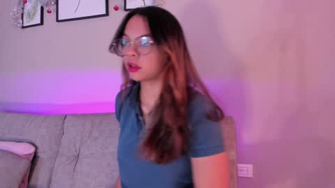 Snapshot of mialuxx chatting on 14, 12, 2024 Mia online show from 14, 12, 2024