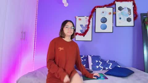 Snapshot of mialuxx chatting on 22, 12, 2024 Mia online show from 22, 12, 2024