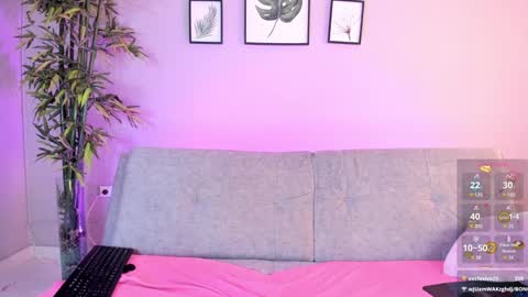 Snapshot of mialuxx chatting on 18, 1, 2025 Mia online show from 18, 1, 2025