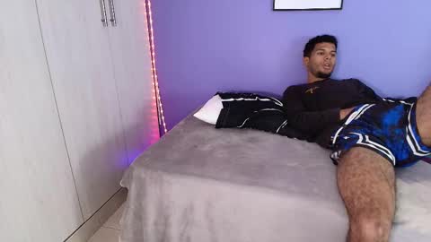 Snapshot of mialuxx chatting on 14, 2, 2025 Mia online show from 14, 2, 2025