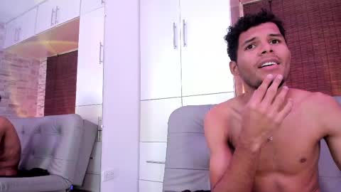 Snapshot of mialuxx chatting on 1, 3, 2025 Mia online show from 1, 3, 2025