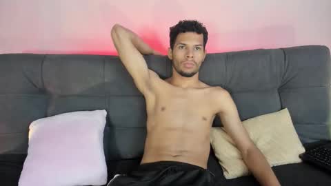 Snapshot of mialuxx chatting on 11, 10, 2025 Mia online show from 11, 10, 2025