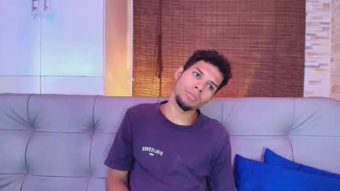 Snapshot of mialuxx chatting on 20, 10, 2025 Mia online show from 20, 10, 2025