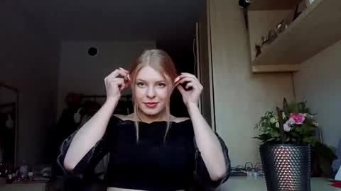 Mia online show from 5, 2, 2026