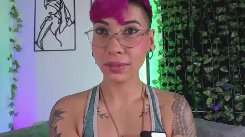 Mia Morgann online show from 3, 2, 2026