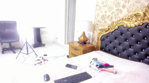 Snapshot of miamoxxy chatting on 22, 10, 2025 Mia online show from 22, 10, 2025