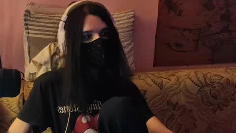 Snapshot of miaowhowl chatting on 13, 12, 2025 Kristien online show from 13, 12, 2025