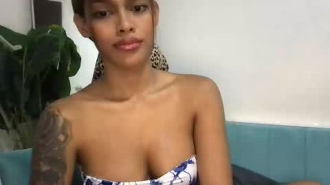 Mia online show from 22, 9, 2025