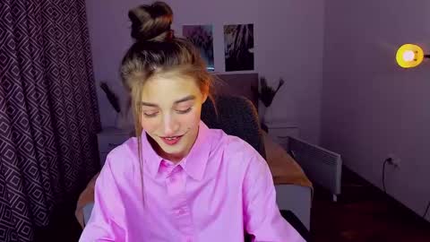 Snapshot of miapaw chatting on 1, 12, 2024 Mia online show from 1, 12, 2024