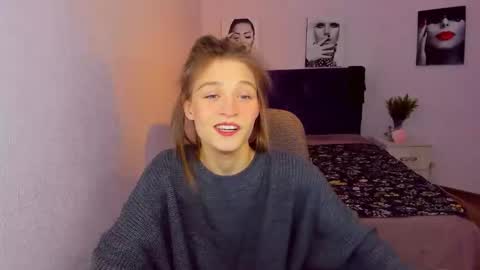 Snapshot of miapaw chatting on 15, 12, 2024 Mia online show from 15, 12, 2024