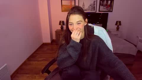 Snapshot of miapaw chatting on 18, 12, 2024 Mia online show from 18, 12, 2024