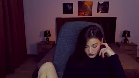 Snapshot of miapaw chatting on 10, 1, 2025 Mia online show from 10, 1, 2025