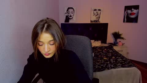 Snapshot of miapaw chatting on 14, 1, 2025 Mia online show from 14, 1, 2025