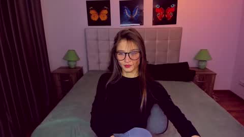 Snapshot of miapaw chatting on 17, 1, 2025 Mia online show from 17, 1, 2025