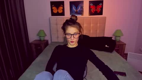 Snapshot of miapaw chatting on 17, 1, 2025 Mia online show from 17, 1, 2025