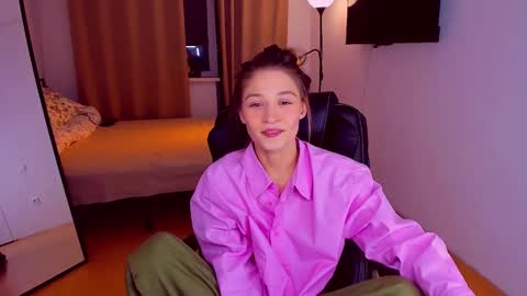 Snapshot of miapaw chatting on 6, 2, 2025 Mia online show from 6, 2, 2025