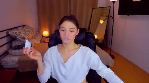 Snapshot of miapaw chatting on 11, 2, 2025 Mia online show from 11, 2, 2025