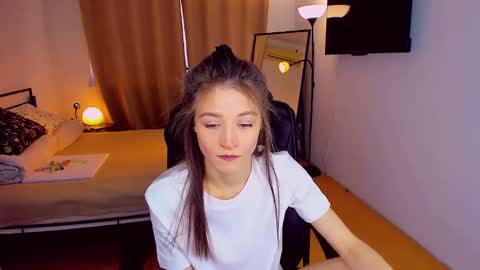 Snapshot of miapaw chatting on 16, 2, 2025 Mia online show from 16, 2, 2025