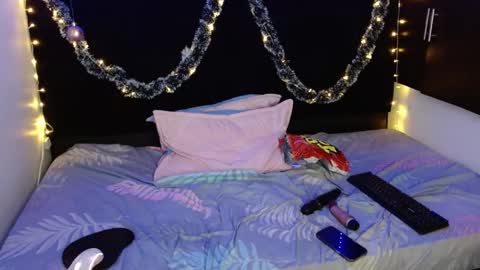 Mia Peyton   online show from 30, 12, 2024