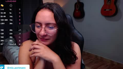 Snapshot of miaportman chatting on 4, 12, 2024 MIAPORTMANN online show from 4, 12, 2024