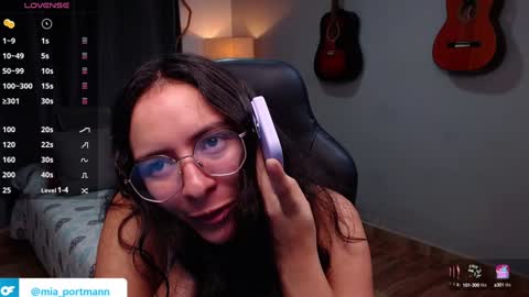 Snapshot of miaportman chatting on 16, 12, 2024 MIAPORTMANN online show from 16, 12, 2024